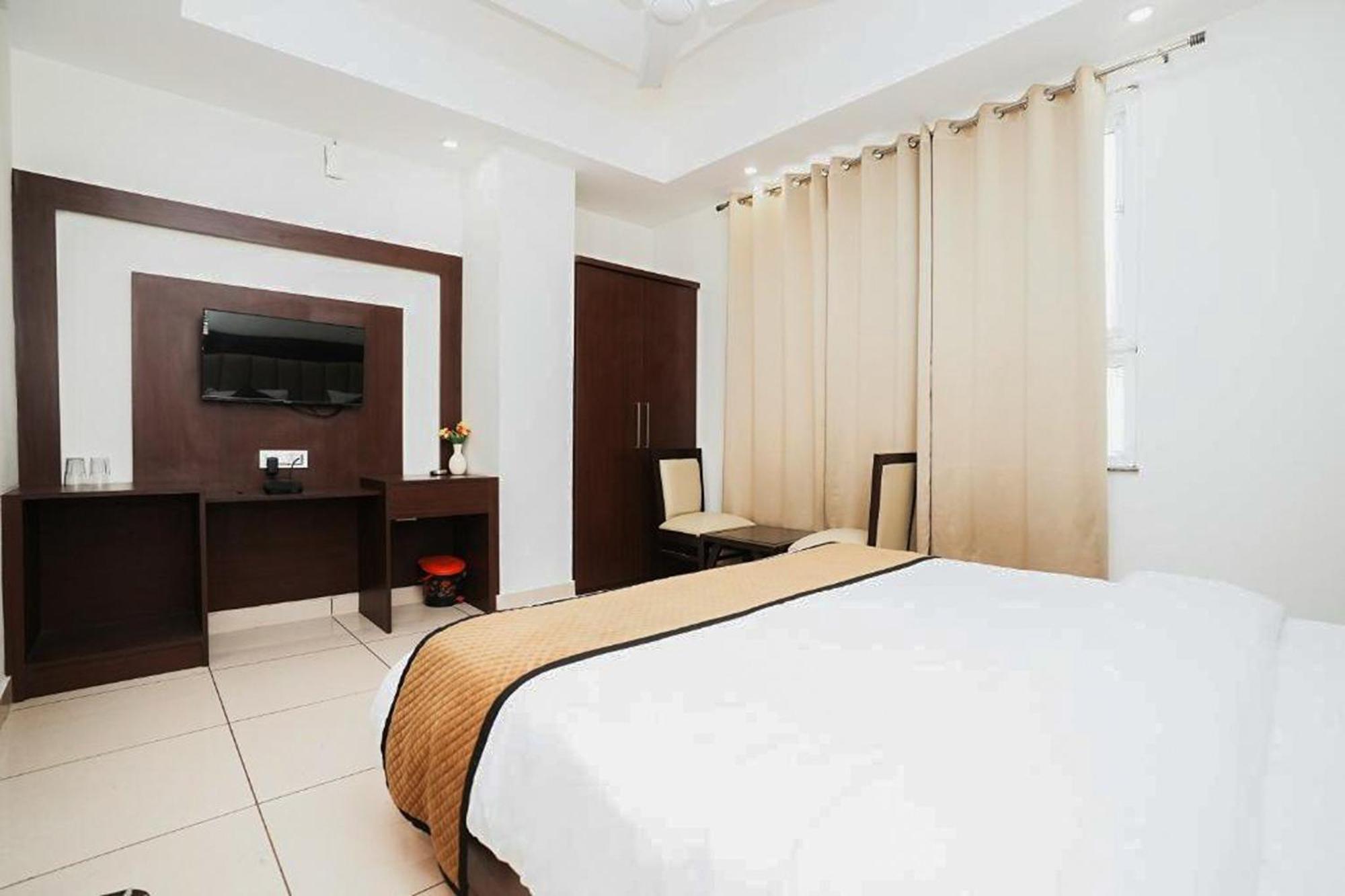 Hotel The 7 Seas Rišikéš Exteriér fotografie