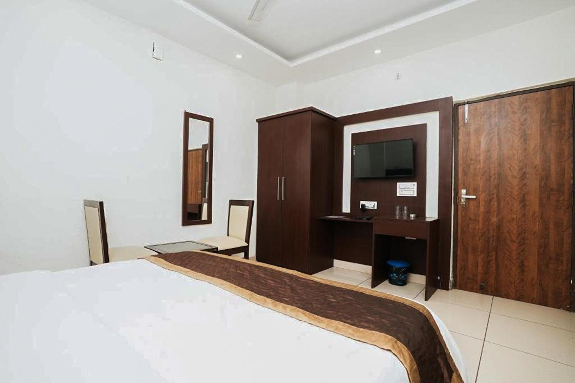 Hotel The 7 Seas Rišikéš Exteriér fotografie